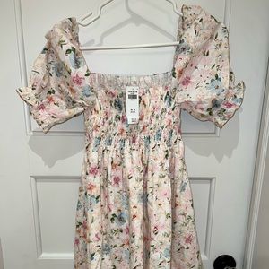 Abercrombie baby doll dress with pockets :)